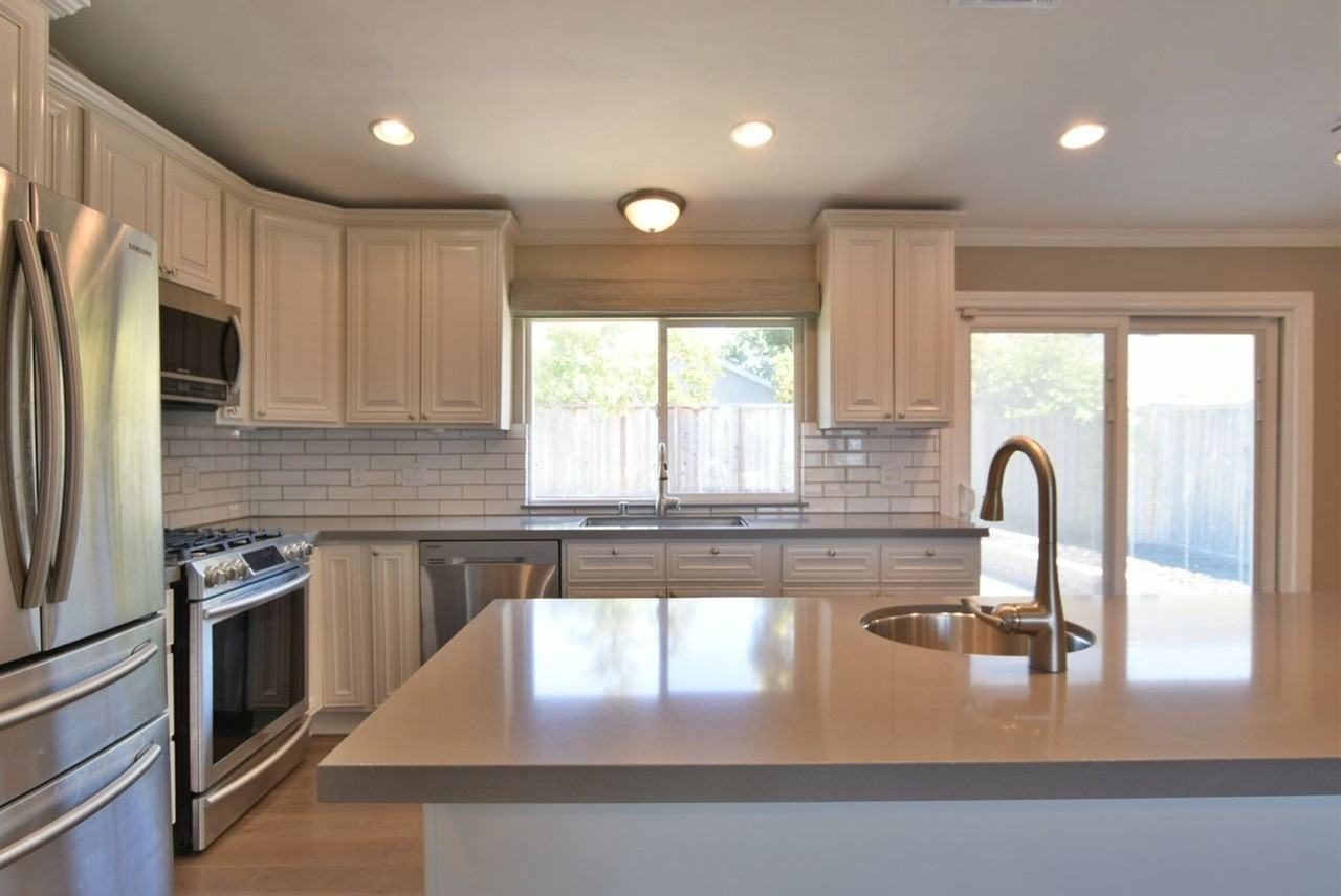 360 Grandpark Cir - Photo 2 of 19