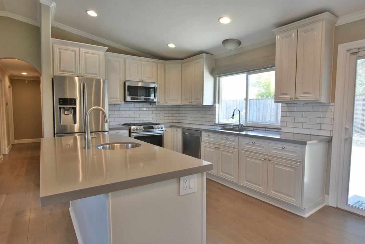 360 Grandpark Cir - Photo 3 of 19