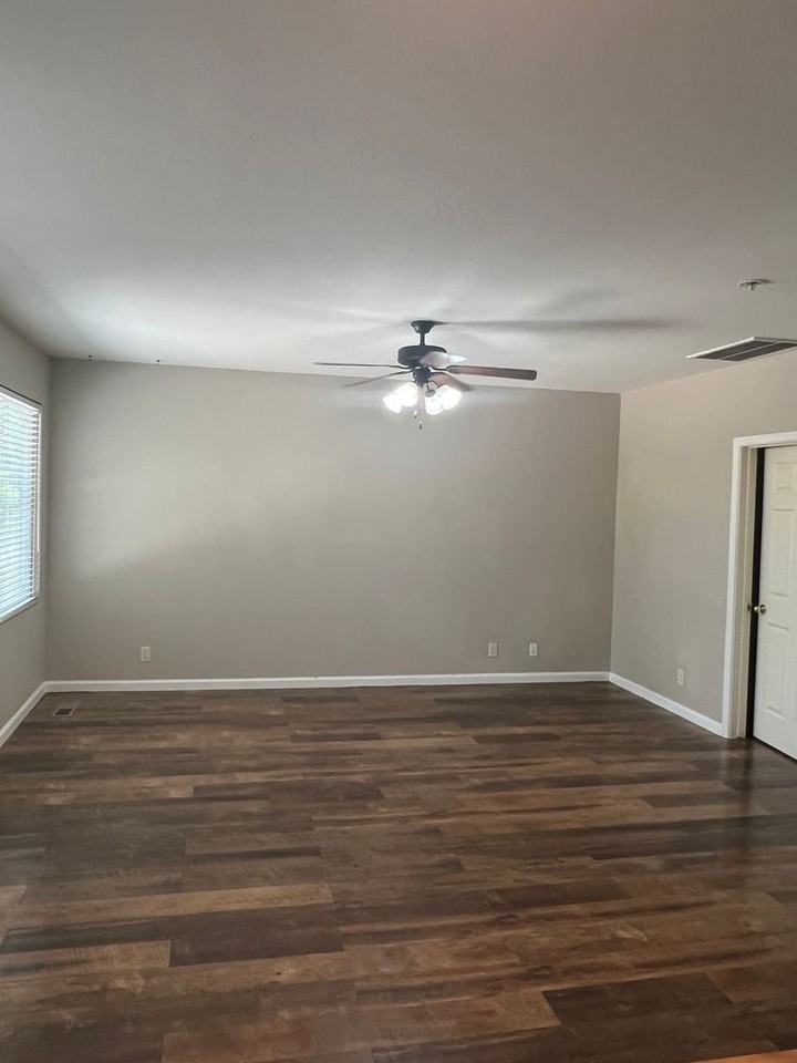 2161 Brittany Meadows Dr - Photo 3 of 12