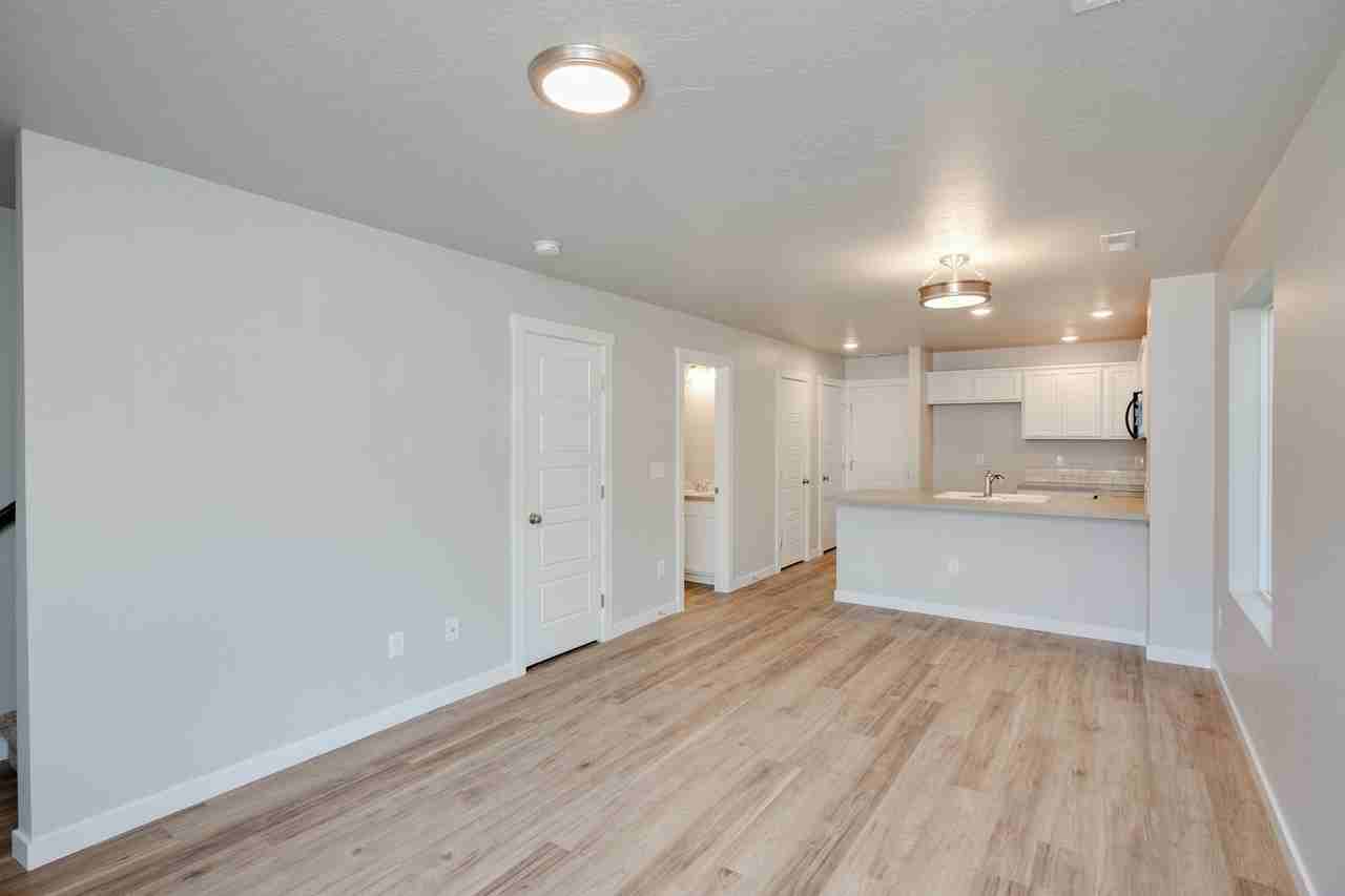 1657 S Arborwood Ln - Photo 2 of 15