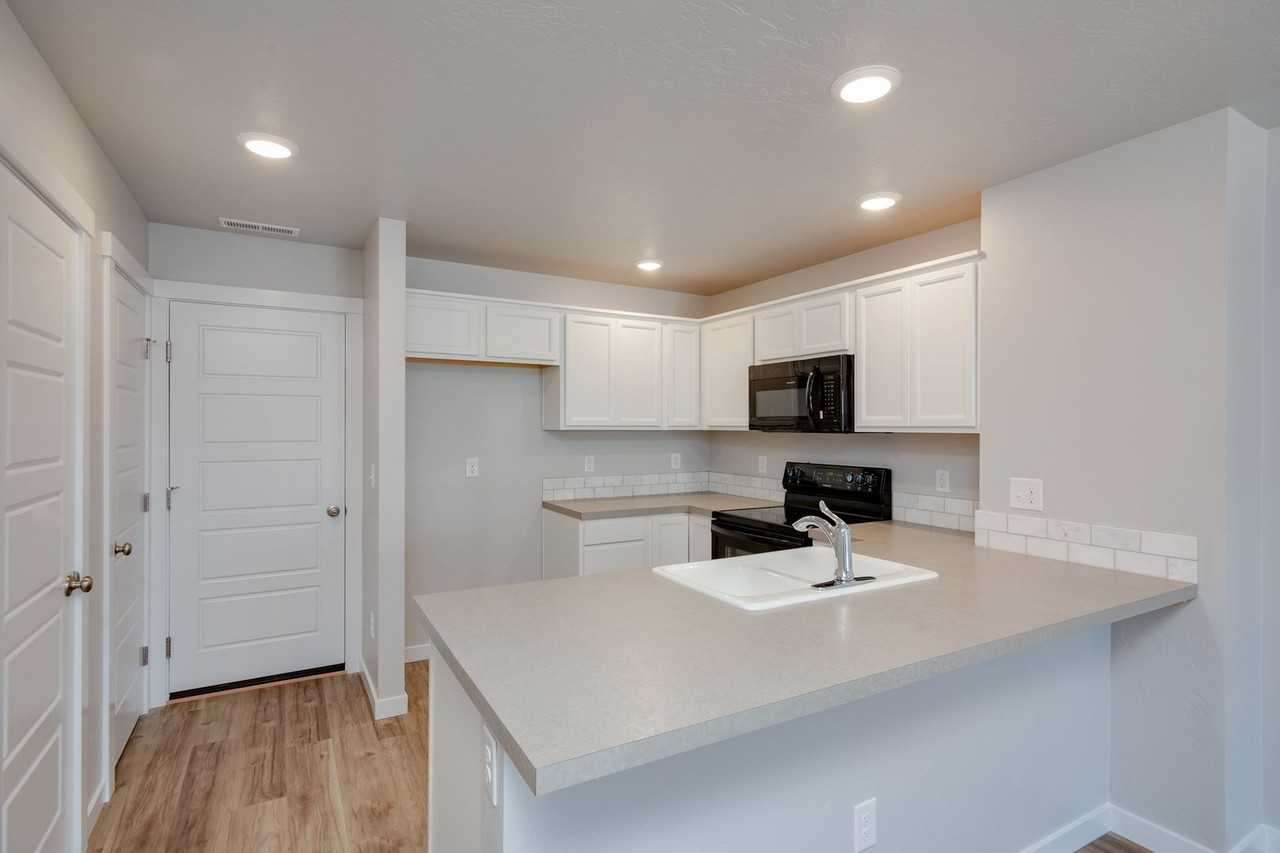 1657 S Arborwood Ln - Photo 4 of 15