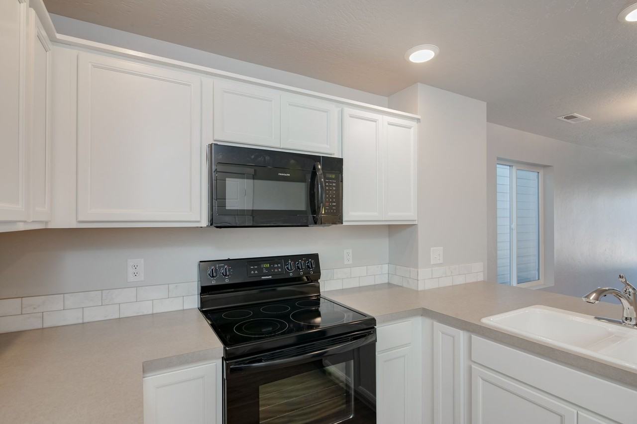 1657 S Arborwood Ln - Photo 5 of 15