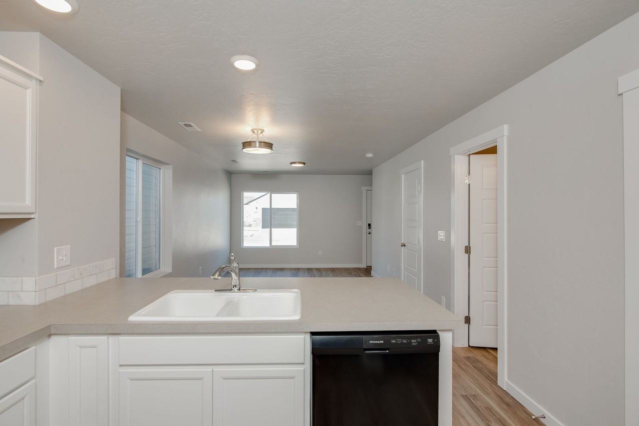 1657 S Arborwood Ln - Photo 6 of 15