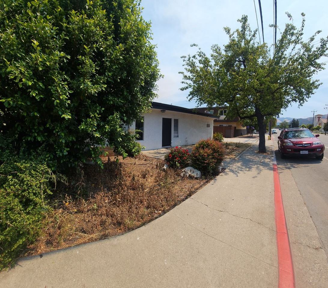 Foothill 550, 554, 556 - Photo 2 of 50