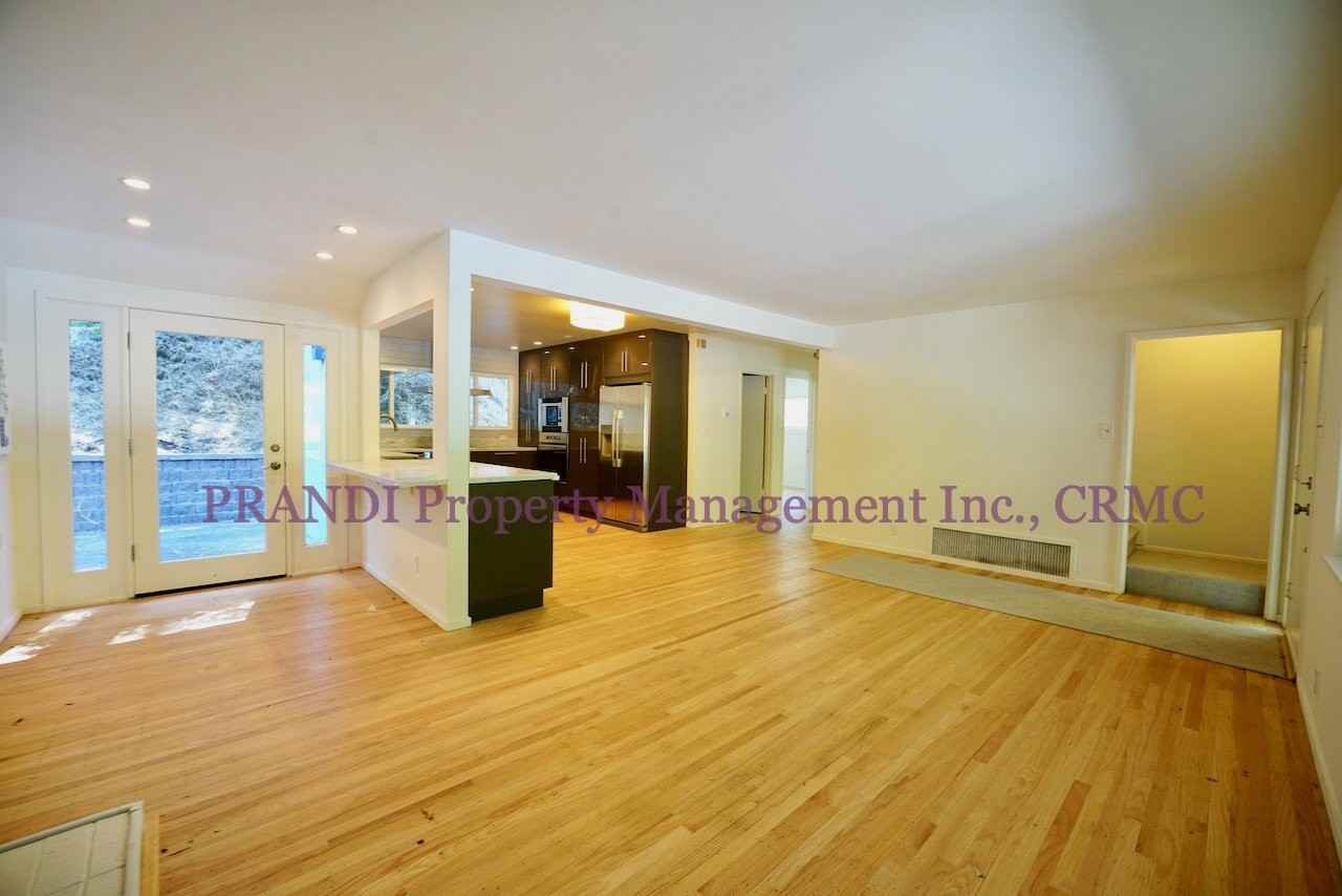 36 Olive Ave - Photo 3 of 17