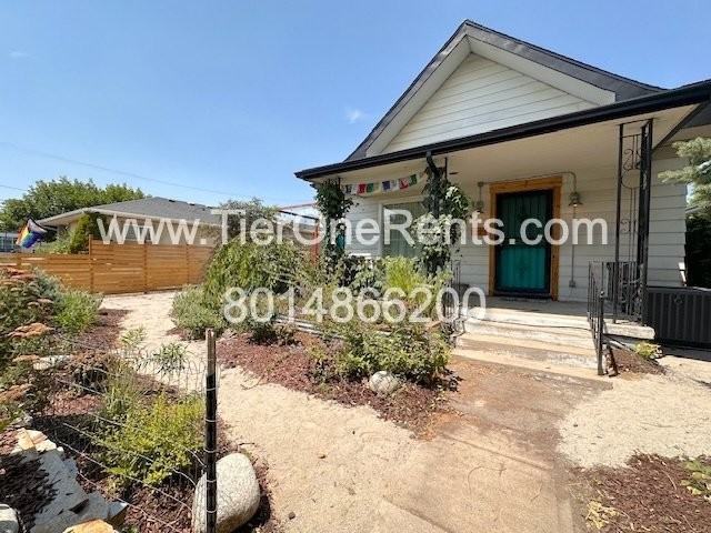 141 E Wentworth Ave - Photo 2 of 30
