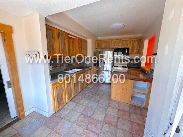141 E Wentworth Ave - Photo 6 of 30