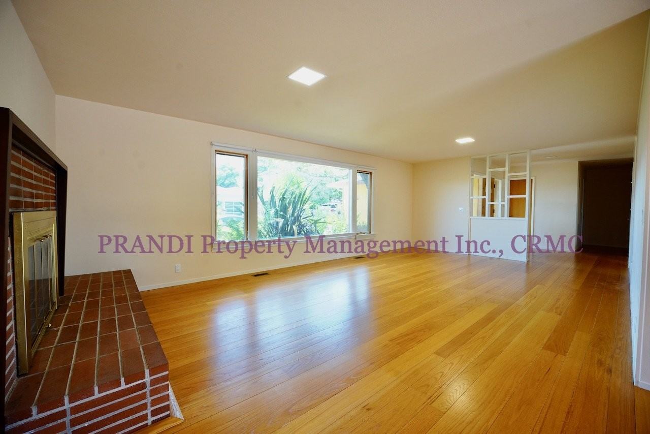 6 Blue Rock Ct - Photo 2 of 22