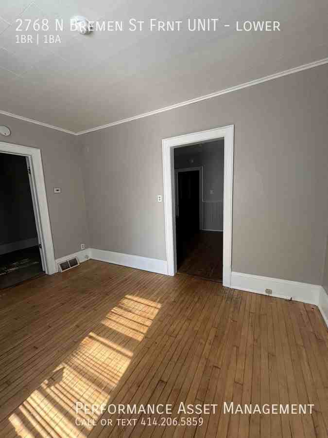 2768 N Bremen St Frnt Unit - Photo 2 of 9
