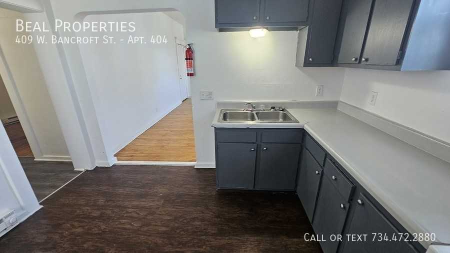 409 W Bancroft St #404 - Photo 7 of 14
