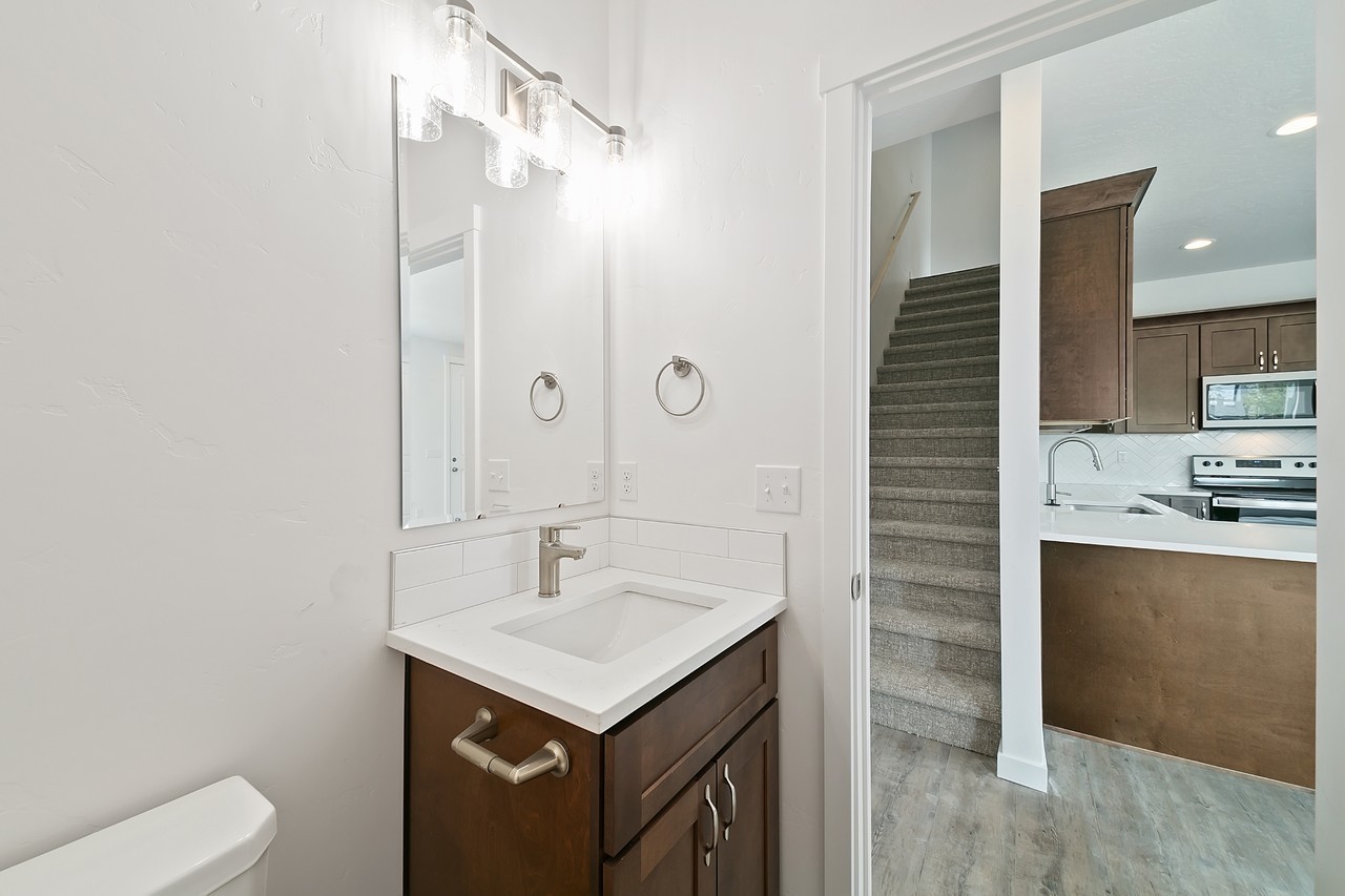 1332 N Meridian Rd - Photo 6 of 26