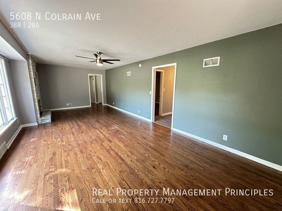 5608 N Colrain Ave - Photo 2 of 16