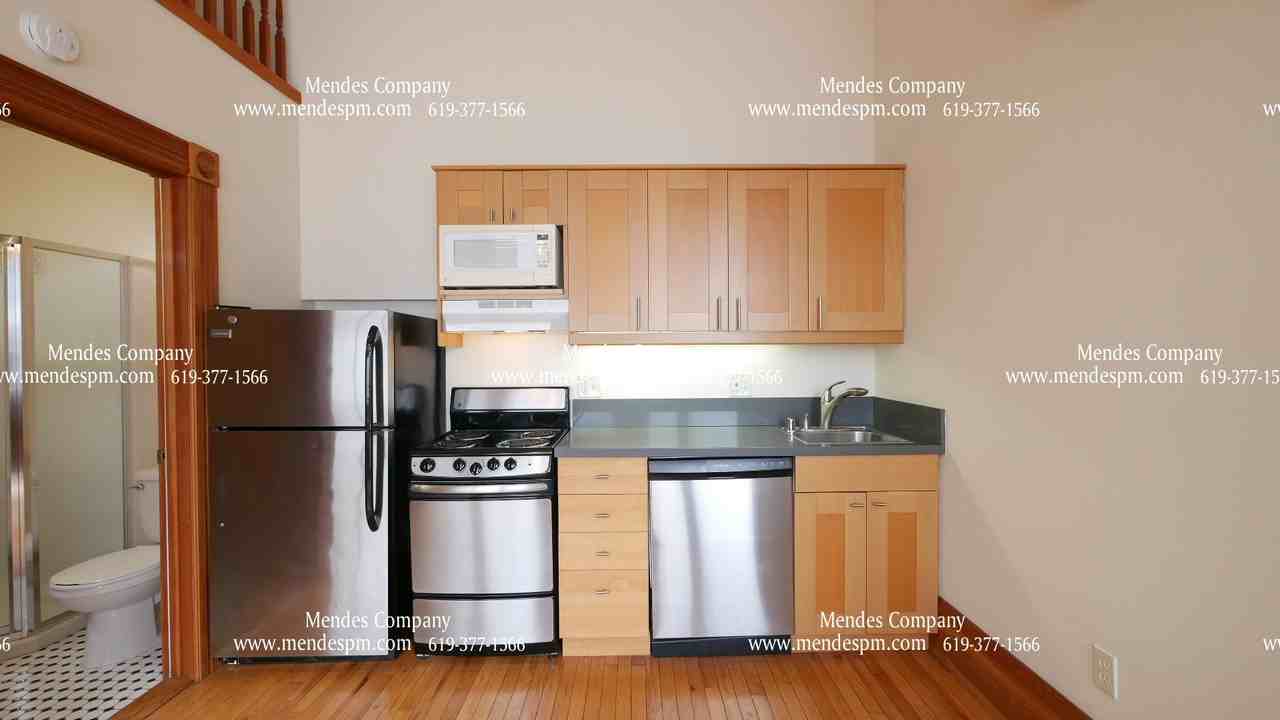 370 15th St - Photo 3 of 12
