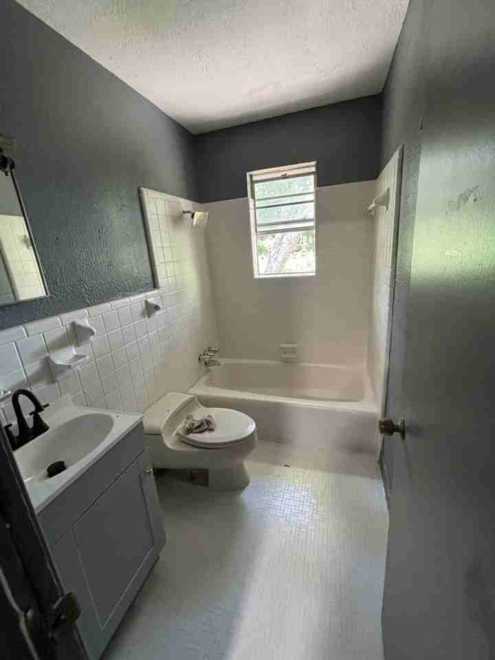 4016 36th St #B - Photo 2 of 7