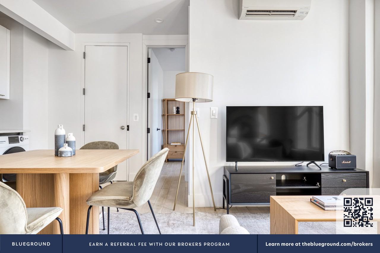 131 Smith St #718 - Photo 4 of 24