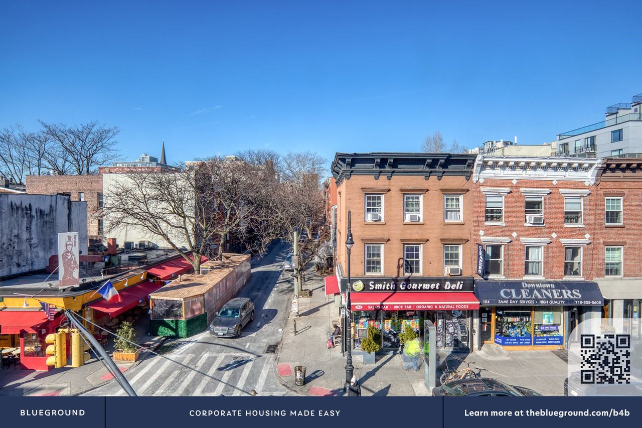 131 Smith St #718 - Photo 5 of 24