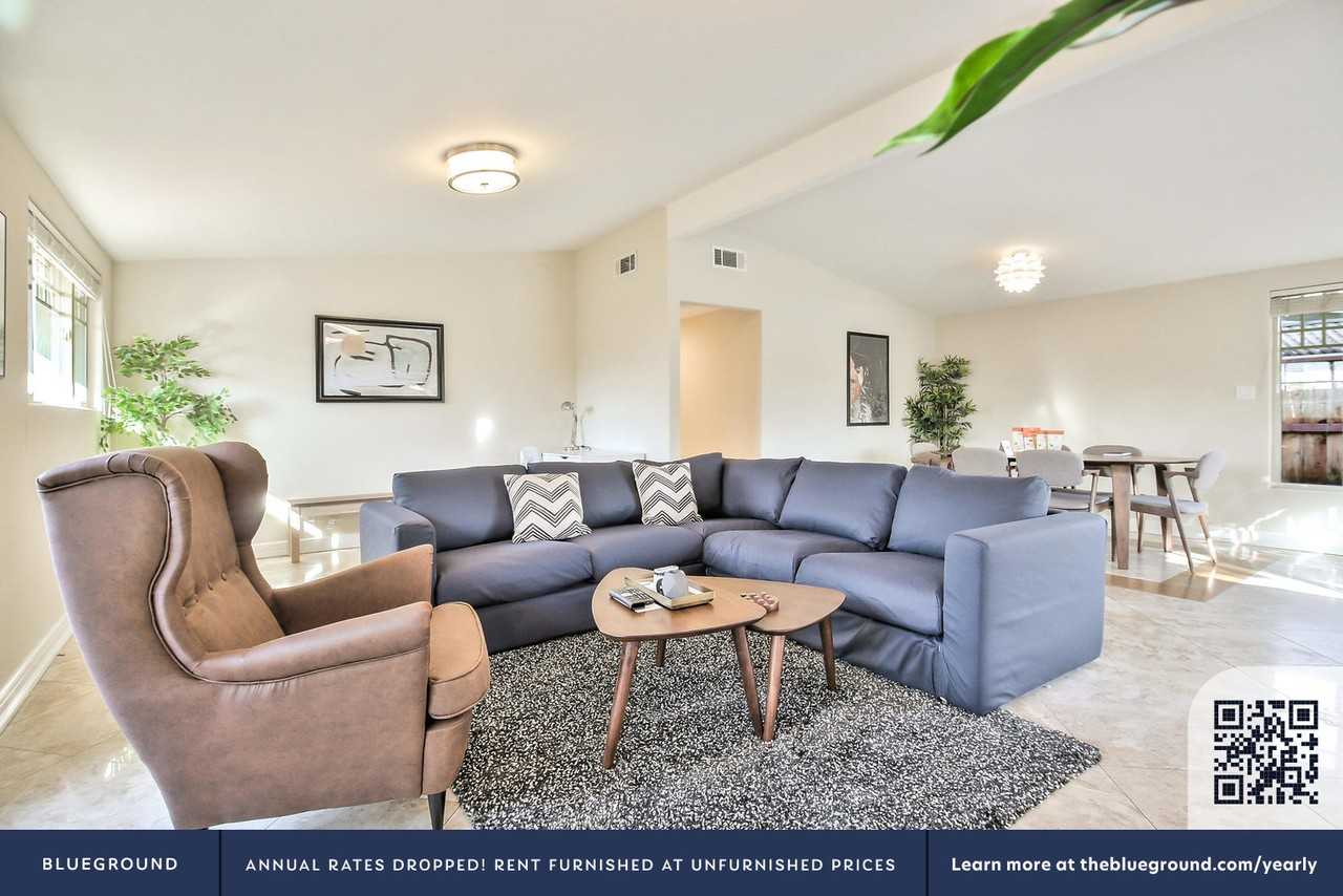 723 Lakehaven Dr #1516 - Photo 3 of 26