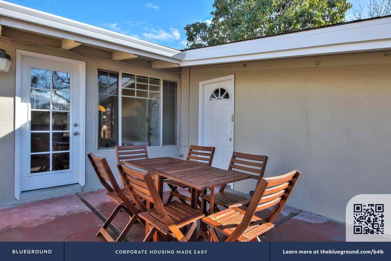 723 Lakehaven Dr #1516 - Photo 5 of 26