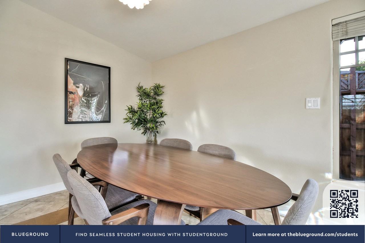 723 Lakehaven Dr #1516 - Photo 6 of 26