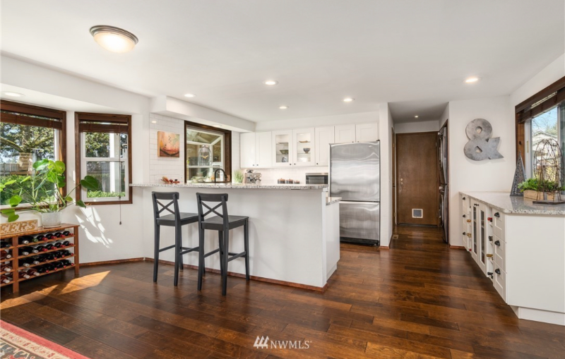 13625 133rd Ave Ne - Photo 3 of 11