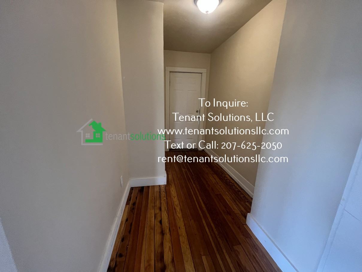 201 Waldo Street - Photo 3 of 8