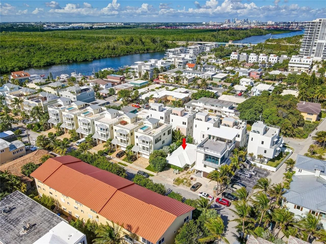 309 Oak Street - Photo 7 of 50