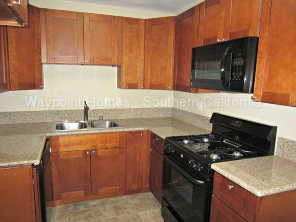 3476 N Lugo Ave - Photo 2 of 11