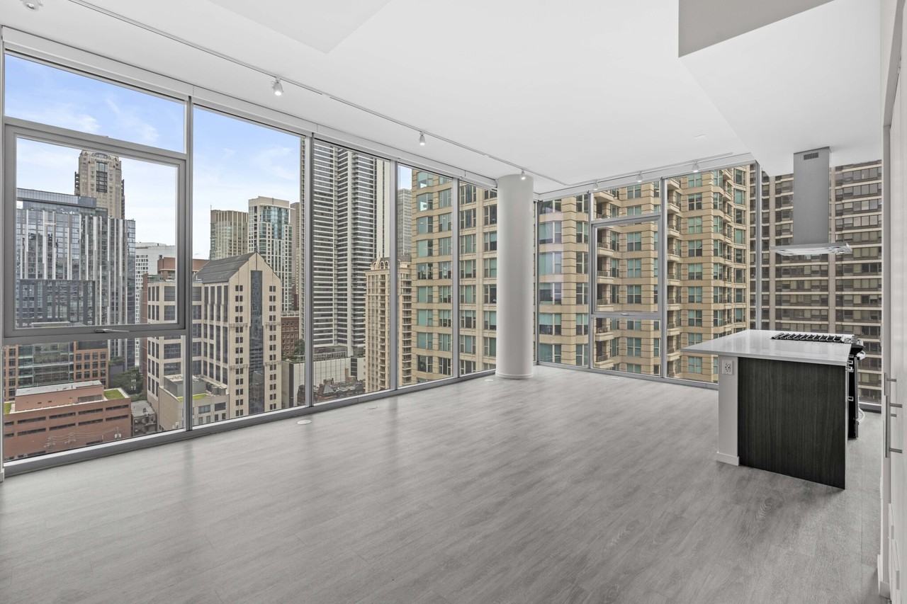 8 East Huron Street #2-2 - Photo 6 of 17