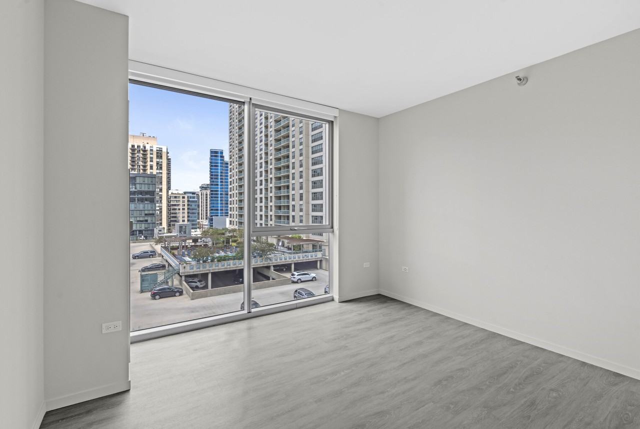 8 East Huron Street #2-2-5 - Photo 2 of 18