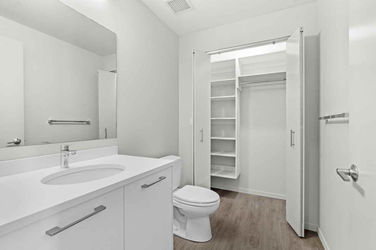 8 East Huron Street #2-2-5 - Photo 7 of 18