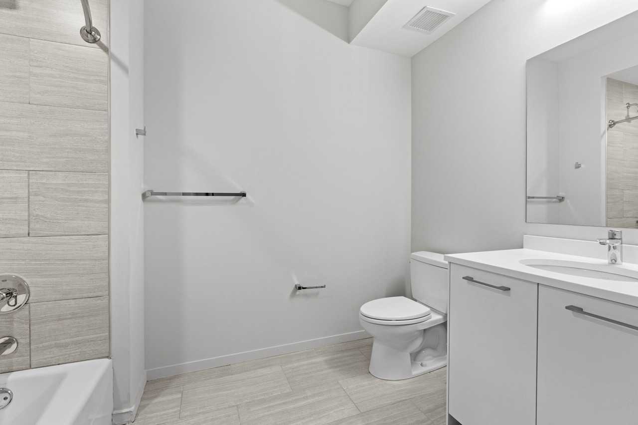 8 E Huron St - Photo 3 of 11