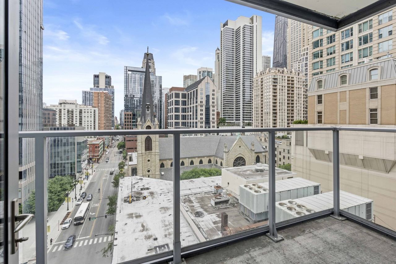 8 E Huron St - Photo 7 of 11