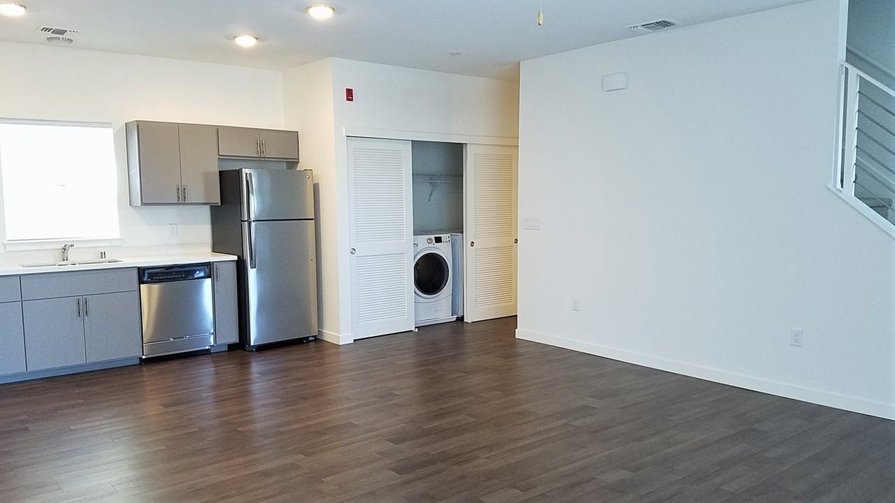 WINN PARK LOFTS - Photo 4 of 18