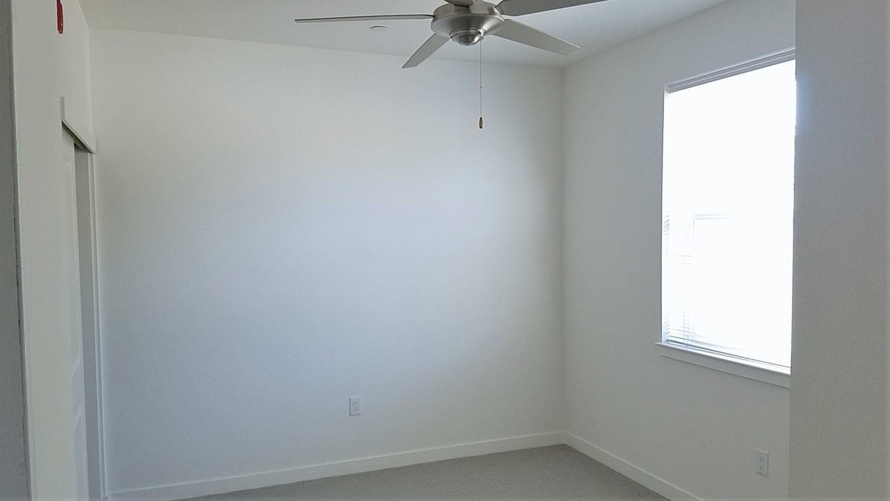 WINN PARK LOFTS - Photo 7 of 18