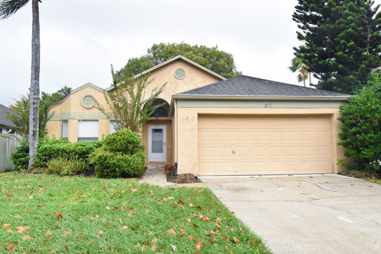 277 Lakebreeze Cir - Photo 2 of 14