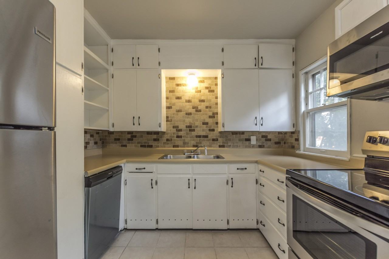 2502 Woodland Avenue - Photo 2 of 11