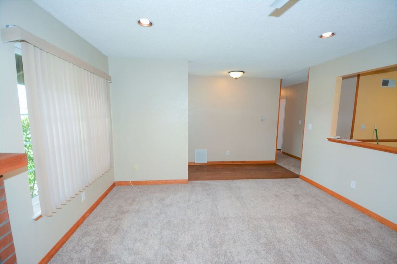 730 Jay Ave - Photo 3 of 18