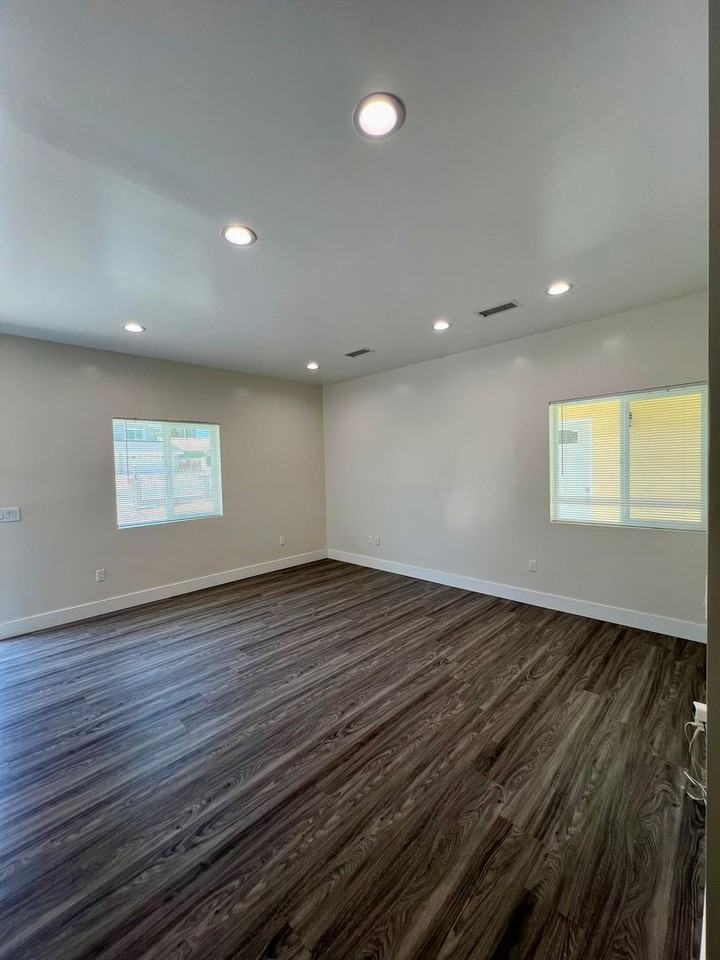 2055 N San Antonio Ave #C - Photo 2 of 11