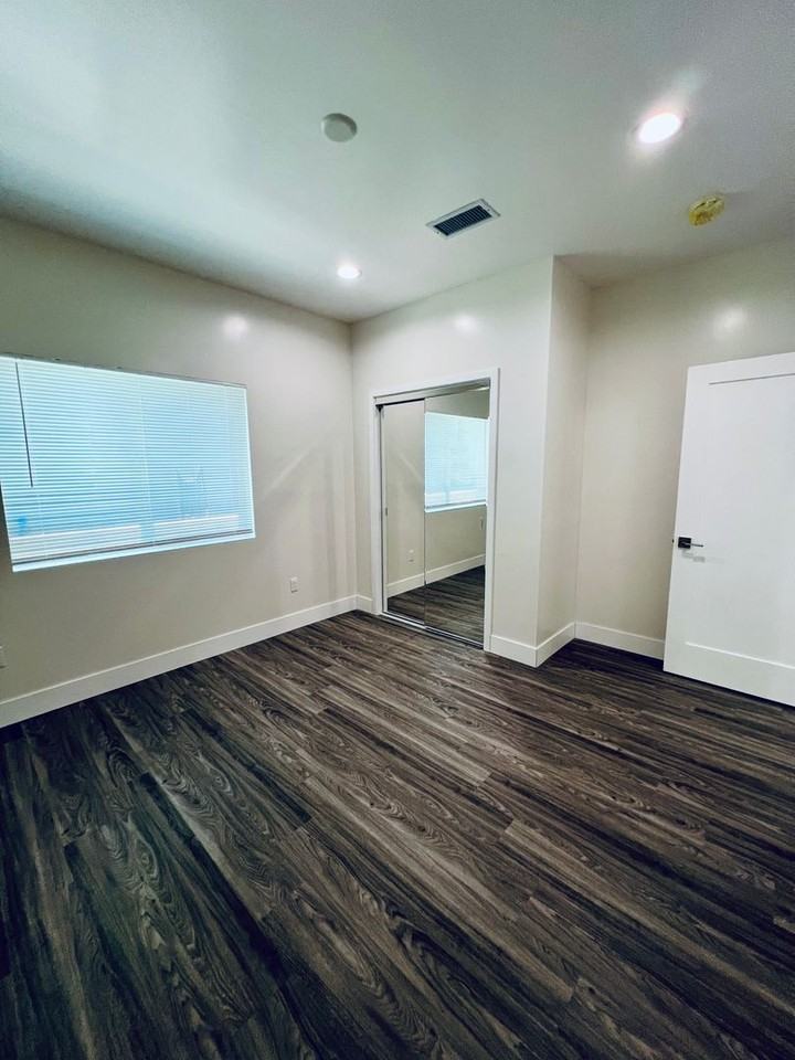 2055 N San Antonio Ave #C - Photo 6 of 11