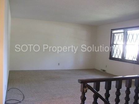 607 Woodbine Pl - Photo 2 of 12