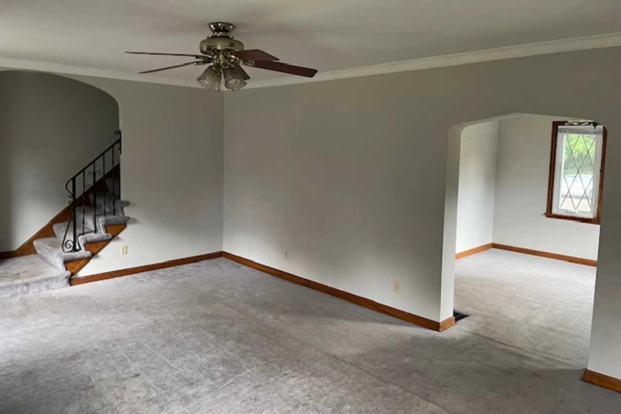 2389 Dover Rd - Photo 3 of 28