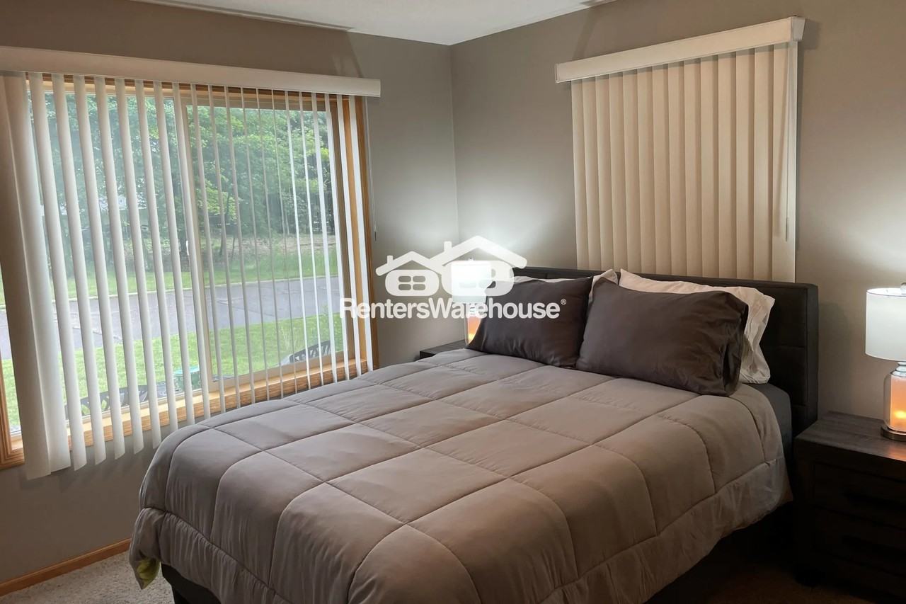 146 Royal Oak Dr - Photo 2 of 21