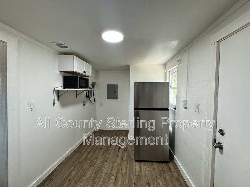 1756 Ne 8th Ave #1 - Photo 4 of 13