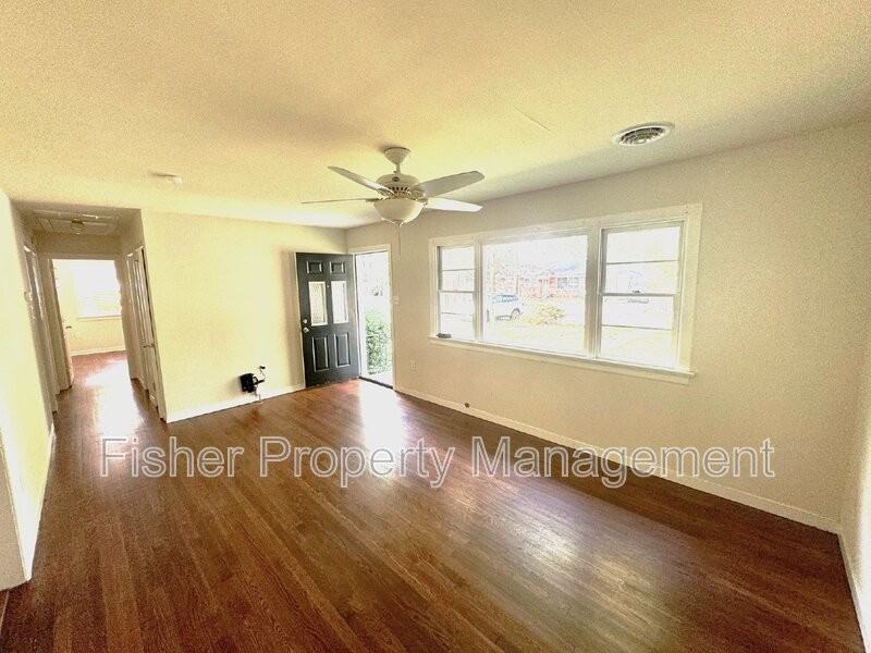 838 Greystone Ave - Photo 3 of 16