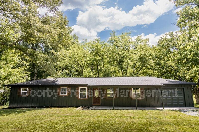 10716 Dallas Hollow Rd - Photo 2 of 21