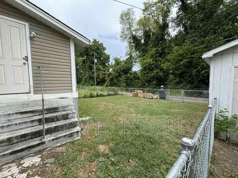 2745 Tarleton Ave - Photo 2 of 20