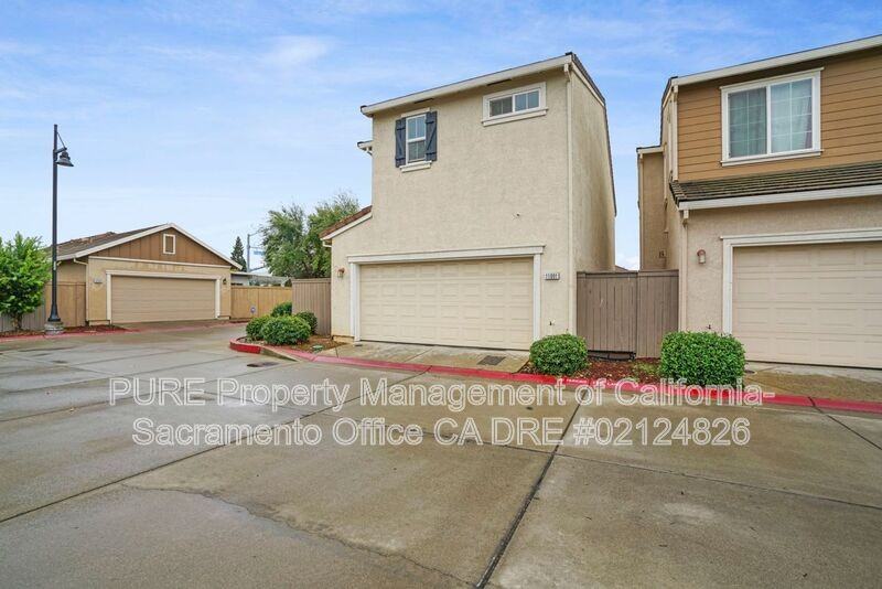 11091 International Dr - Photo 3 of 41