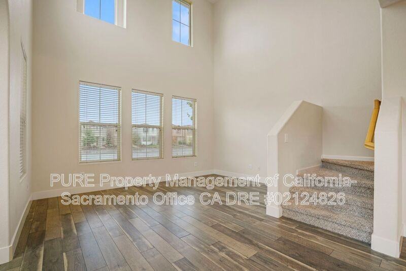 11091 International Dr - Photo 6 of 41