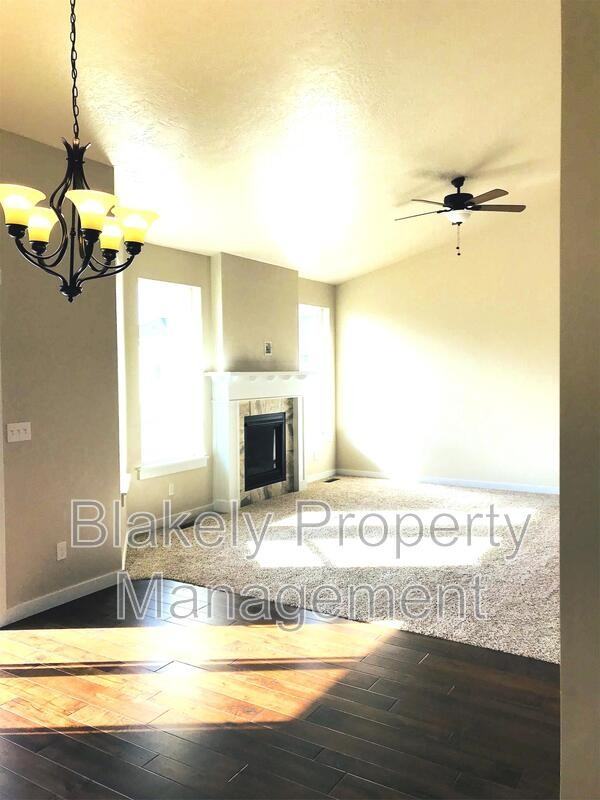 6705 E Thornton St - Photo 3 of 17