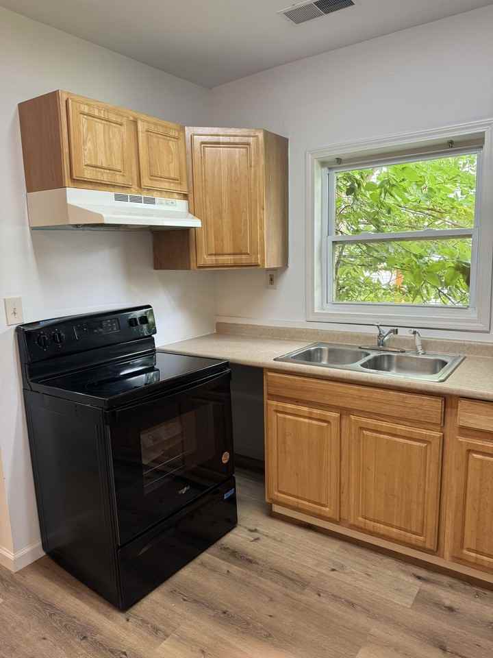 306 S State St #306 - Photo 4 of 10